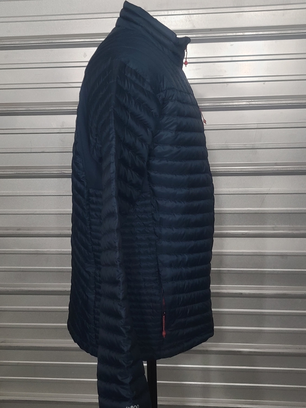 Eddie Bauer First Acent jacket with Red Zipper Accents - Picture 5 of 11